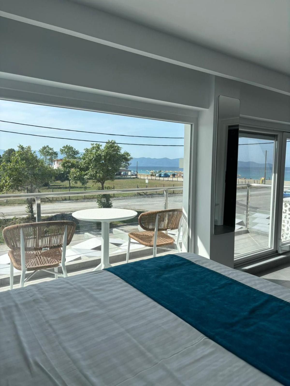 Ocean Blue Suites Ierissós Zewnętrze zdjęcie